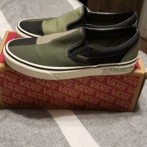 Vans classic slip on